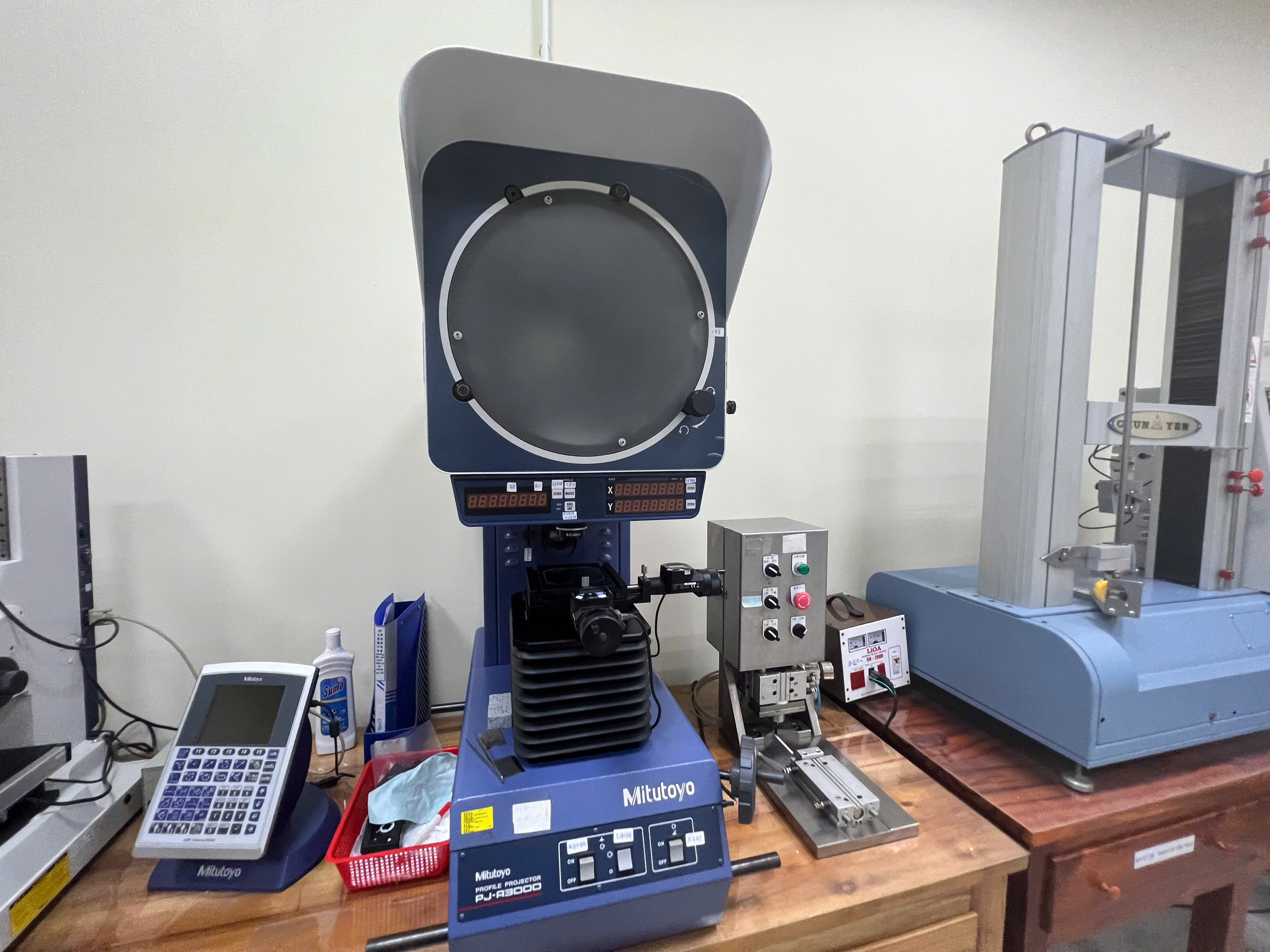 Profile Projector.jpg